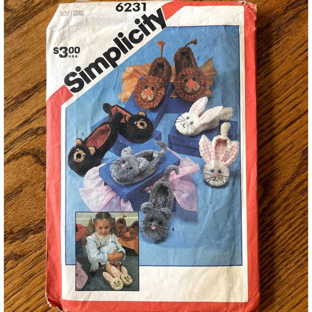 UNCUT Vintage 1980s Simplicity 6231 Sewing Pattern Boy Girl Furry Animal Slipper